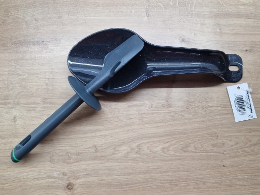 REGÁL NA PRÍBORY PRE PRÁCU S THERMOMIX VORWERK