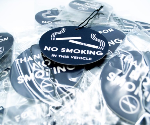 Prívesok s vôňou do auta No Smoking Ajuy 2ml