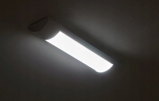 POVRCHOVÁ LED LAMPA 30cm 10W 6500K STUDENÁ FARBA PRE GARÁŽ DIELNE ECOLIGHT
