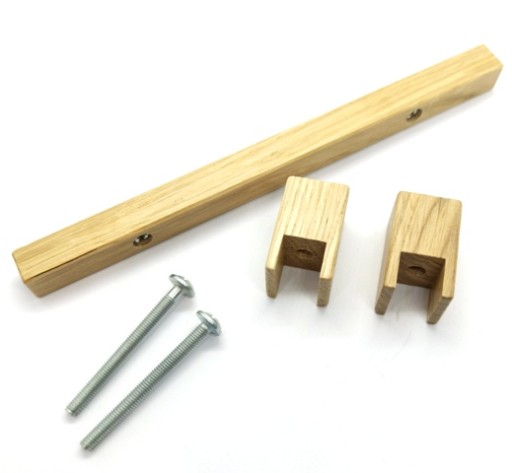 NÁBYTKOVÁ ÚCHYTKA ZÁBRADĽKA MASIV DUB L-160MM