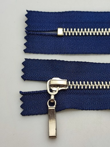 Kovový zips, nerozoberateľný #3, námornícka modrá, 10 cm