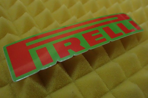 NÁLEPKA PIRELLI NÁLEPKA 12,5 x 3 cm