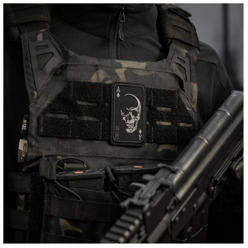 NÁPLATA FACE OF WAR SKULL AS SPADES M-TAC BLACK