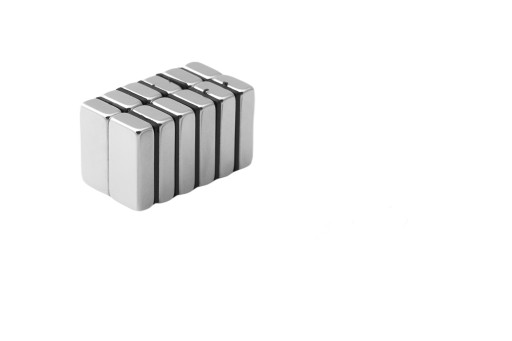 SILNÝ NEODYMIOVÝ MAGNET TANIER MPŁ 28x13x7 N38