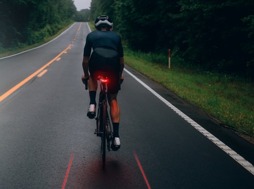 ZADNÁ BICYKLOVÁ SVETLO LASEROVÉ VAROVNÉ SVETLO