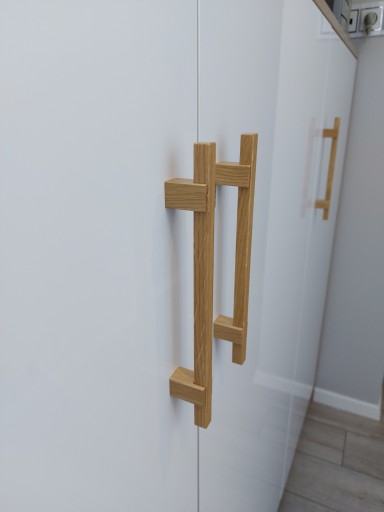 Drevená nábytková rúčka z dubu, dĺžka: 230 mm