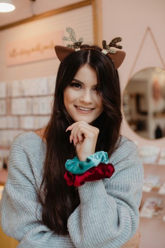Elastická gumička scrunchies zamatové vlasy fialový zamatový glamour