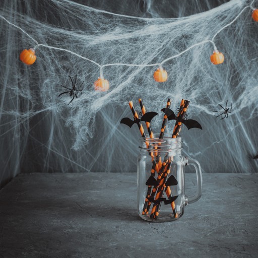 Umelá pavučina 2 pavúky halloweenska dekorácia