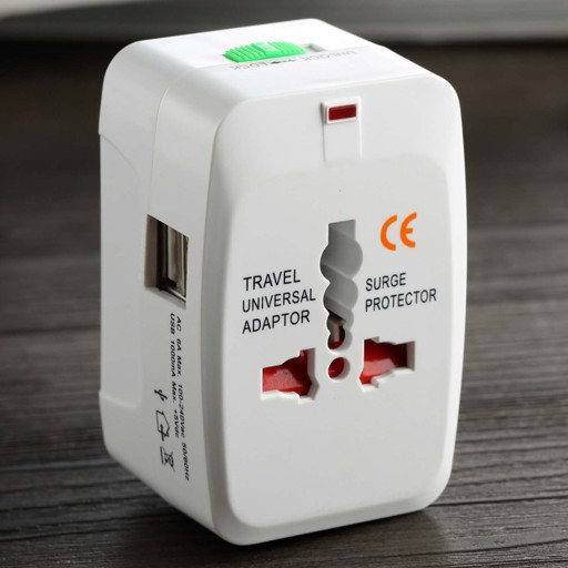 Univerzálny adaptér Adaptér Zásuvky USA UK EU AUST Nabíjačka + 2x USB