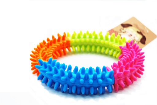 PSI CHETHER, FAREBNÝ PRSTEŇ S ORIEŠKAMI, 12,5 CM
