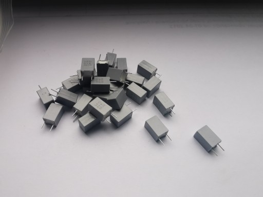Fóliový kondenzátor Vishay MKT370 1uF/63V