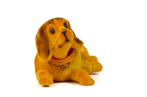 DOG POHYBOVÁ HLAVA PES DO AUTA MEDVEĎ E405 EMAJ