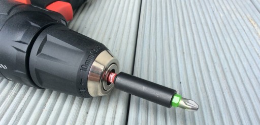 MILWAUKEE MAGNETICKÝ DRŽIAK BITOVAČA Šesťhranná RUKOVÄŤ SO SILNÝM MAGNETOM