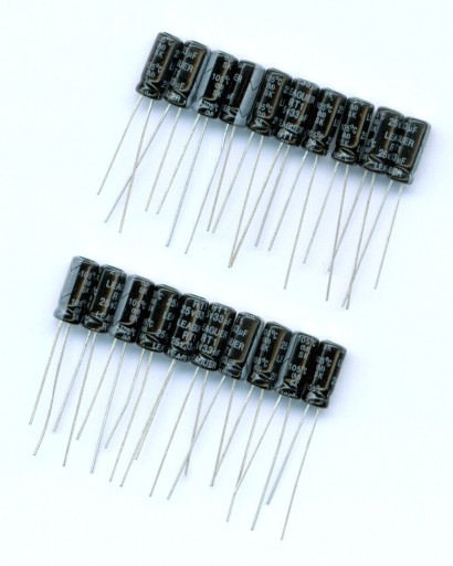 33uF 25V 33 µF 25 V LEAGUER (20 KS) ELEKTROLYTICKÝ KONDENZÁTOR