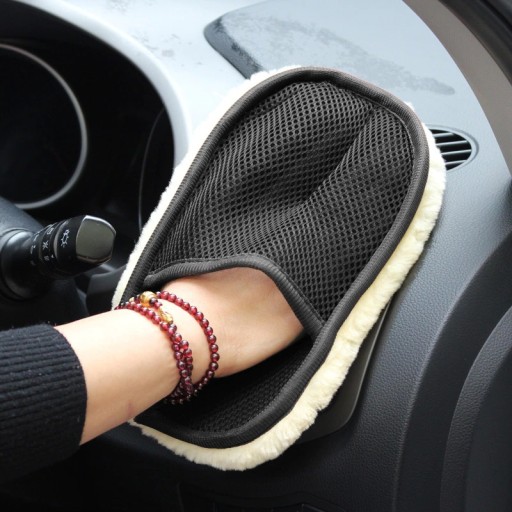 VLNENÉ RUKAVICE NA UMÝVANIE A LEŠTENIE AUTOMOBILOV