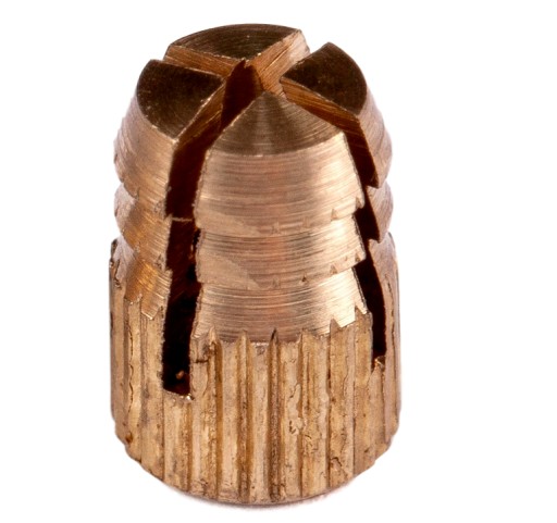 10x M4 x 8 mm mosadzný dilatačný spoj pre madlá