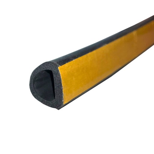 Čierne samolepiace tesnenie typ D 21x15mm