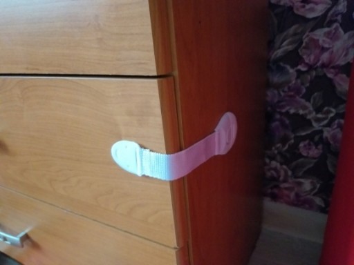 ZABEZPEČENIE ZÁMKU: SKRINÍKY, ZÁSUVKY, WC, CHLADNIČKA