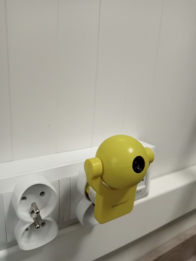 Nočná lampa do zásuvky s rozprávkovým displejom