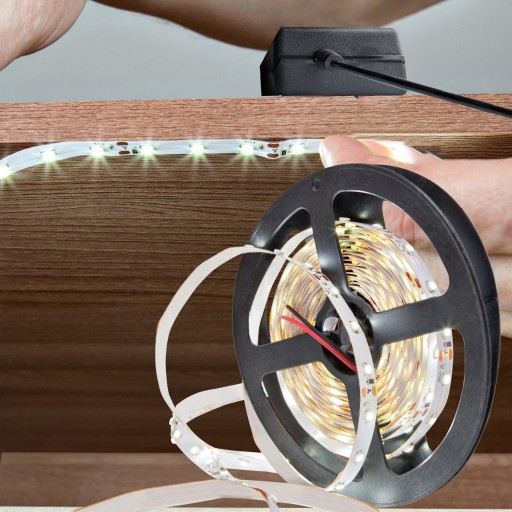 NAPÁJACÍ KÁBEL 12V DC 5A 60W PRE RGB LED KAMERY