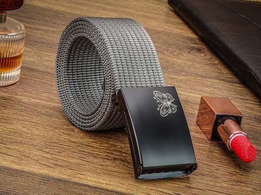Tkaný STRAP Grey Butterfly na šaty 125 cm