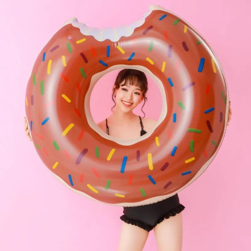 VEĽKÉ NAFUKOVACIE KOLESO NA PLÁVAJÚCI VODNÝ DONUT DONUT