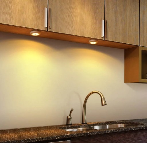 LED lampa s batériovým pohybovým senzorom - Warm Color