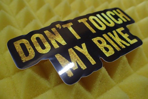 NÁLEPKA NA BICYKEL NEDOTÝKAJ SA 10,8 x 4,9 cm