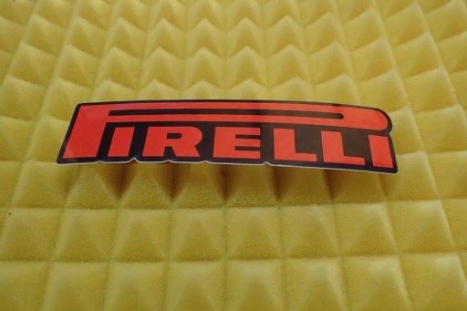 NÁLEPKA S LOGOM PIRELLI 12,5 x 3 cm