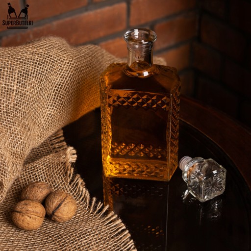 Krištáľová karafa so sklenenou zátkou na whisky 500 ml