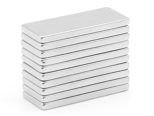 SILNÝ TANIER NEODYMOVÝ MAGNET 25x10x2 10 KS