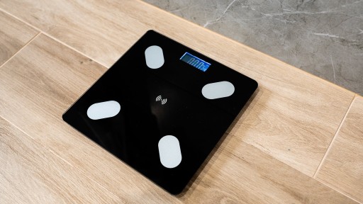BLUETOOTH KÚPEĽŇOVÁ VÁHA INTELIGENTNÁ ANALYTICKÁ