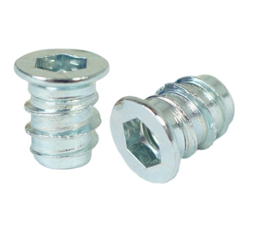 Nábytková objímka M6 x 13 mm s dvojitým závitom, vybranie na skrutku do dreva