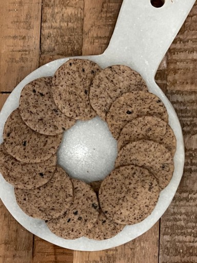 SCHRÁNKY SO SEZAMOM A PAPRIMOU 100g
