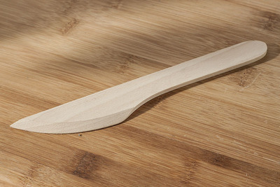 Drevený nôž na maslo, stredný, 19 cm