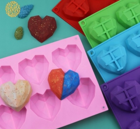 SILIKÓNOVÁ FORMA 3D FORMA SRDCE NA MYDLOVÉ TORTY