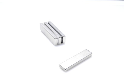 Neodymový tanierový magnet MPŁ 40x10x4 N38