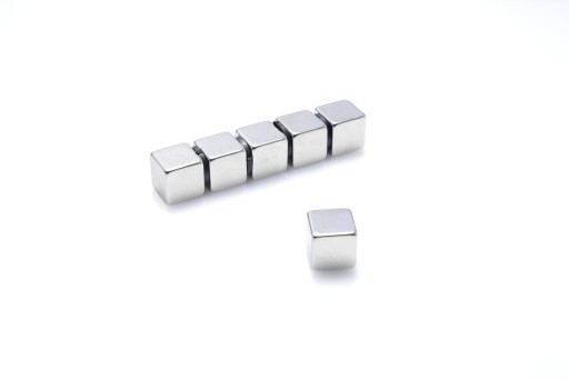 Neodymový tanierový magnet MPŁ 10x10x10 N48