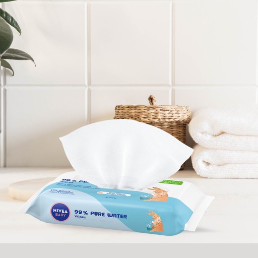 NIVEA BABY PURE WATER Vlhčené obrúsky pre deti, bez zápachu, 57 ks.