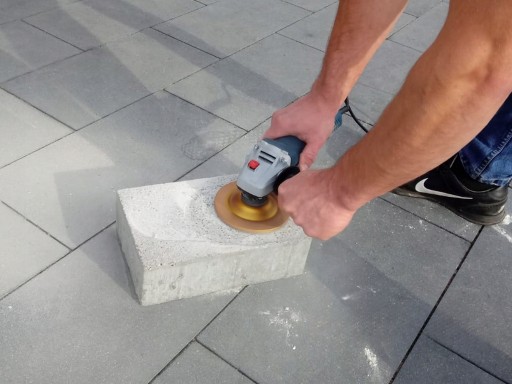 BRÚSNY KOTÚČ NA ŽULOVOU KOCKU 125mm