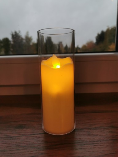 LED VLOŽKA ZLATÁ SVIEČKA SKLO V SKLENENÁ SVIEČKA