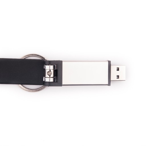 Kožená kľúčenka Pendrive Black 8 GB dát
