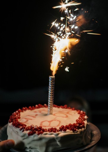 RACA SVIEČKA NA NARODENINOVÚ TORTU ZLATÁ TORTA FONTÁNA sada 2 ks