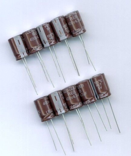 4,7 uF 400 V 4,7 µF 400 V DLHÁ ŽIVOTNOSŤ L ESR 10 KS ELEKTROLYTICKÝ KONDENZÁTOR