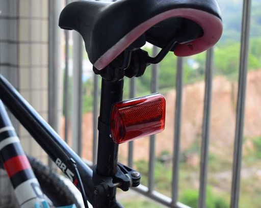 BICYKLOVÉ OSVETLENIE BICYKLOVÉ ZADNÉ SVETLÁ 5 LED HB101
