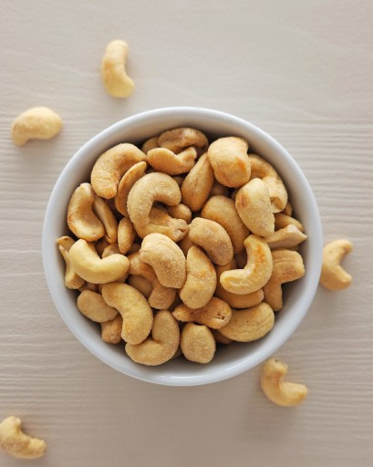 Kešu oriešky pečené so soľou 250g KEŠU ORIEŠKY Slaná chrumkavá SNACK