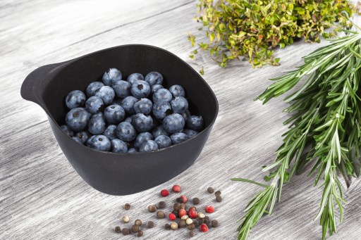 BIO plastová miska s rúčkou, čierna, malá, na ovocné snacky, 0,75l