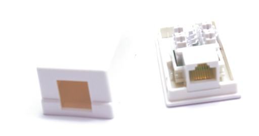 RJ-45 SIEŤOVÁ ZÁSUVKA CAT 5E, POVRCHOVÁ MONTÁŽ, BIELA