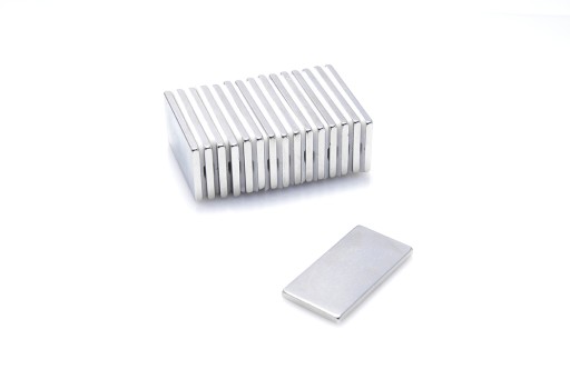 Neodymový tanierový magnet MPŁ 30x15x2 N38 5 ks