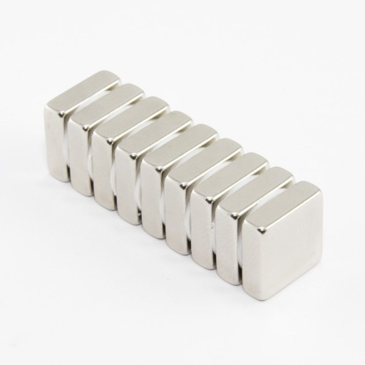 NEODYMOVÝ MAGNET TANIER 15x15x5 N38 - 3 KS